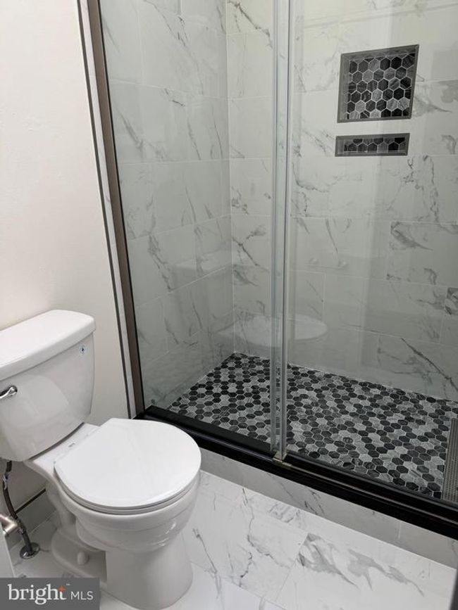 1631 Oak Spring Way, Townhouse with 3 bedrooms, 4 bathrooms and null parking in RESTON VA | Image 9