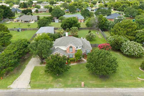 1110 Hampshire Dr, Waxahachie, TX, 75165-6308 | Card Image