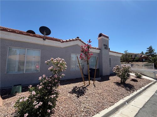 1822 N Jones Blvd, Las Vegas, NV, 89108-1643 | Card Image