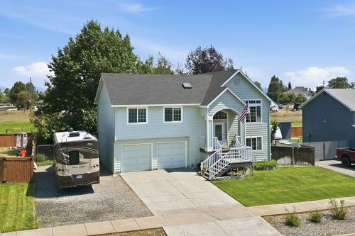 8808 N Maple St, Spokane, WA, 99208-8831 | Card Image