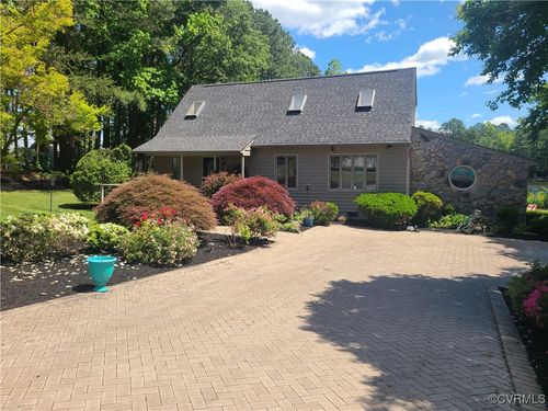 114 Lake Caroline Dr, Ruther Glen, VA, 22546-5220 | Card Image