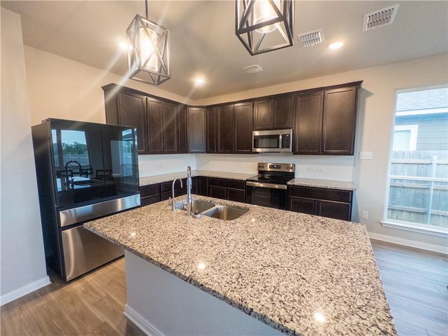 3812 Centerfire Rd, House other with 4 bedrooms, 2 bathrooms and 2 parking in Waco TX | Image 6