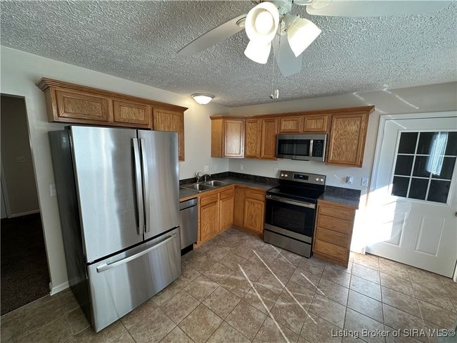 All appliances stay! | Image 28