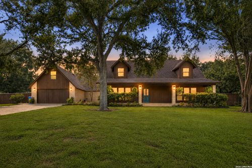 221 Montwood, Seguin, TX, 78155-1216 | Card Image