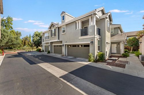 24 S Alonsa Ln, Mountain House, CA, 95391-3039 | Card Image