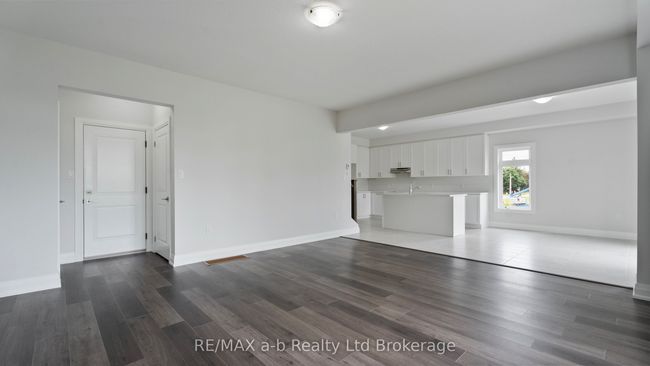 99 Cayley St, House other with 4 bedrooms, 3 bathrooms and 2 parking in Norwich ON | Image 9