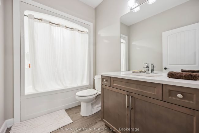 9934 Nipigon St, House other with 2 bedrooms, 2 bathrooms and 2 parking in Port Franks ON | Image 18