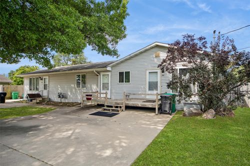 250 & 252 Ne 57th Place, Des Moines, IA, 50313 | Card Image