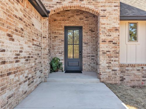 15971 Vernon Cir, Newalla, OK, 74857-8516 | Card Image