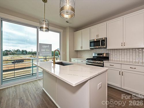 eqx0209-1611 Polk St, Charlotte, NC, 28206 | Card Image