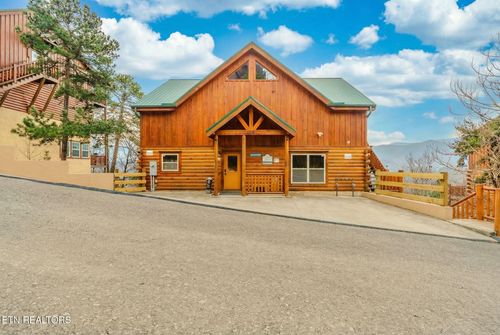 4831 Highland Place Way, Pigeon Forge, TN, 37863 | Card Image
