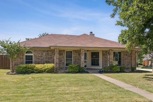 1690 Autumn Breeze Ln, Lewisville, TX, 75077-2428 | Card Image