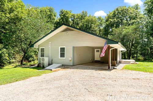 37091 Paw Paw Rd, Paw Paw, MI, 49079-9755 | Card Image