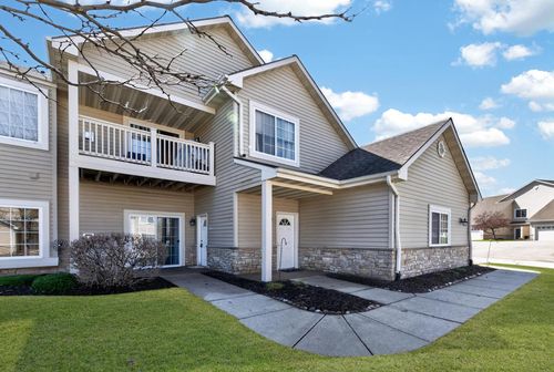 c-21790 N Weather Edge Circle, Lannon, WI, 53046 | Card Image