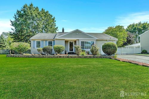 9 Wilkens Dr, Piscataway, NJ, 08854-4217 | Card Image