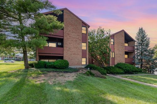 4901 Chalet Dr, Saint Bernard, OH, 45217-1452 | Card Image