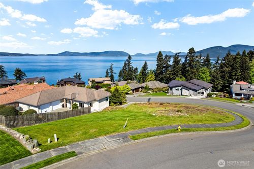 2414 Washington Ct, Anacortes, WA, 98221-4834 | Card Image
