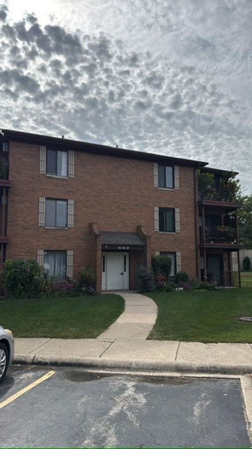apt-3-669 Briar Hill Ln, Addison, IL, 60101-2243 | Card Image