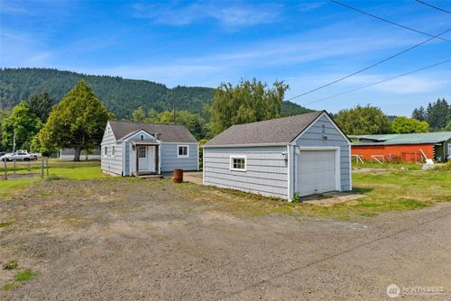 903 Howard St, Raymond, WA, 98577-1511 | Card Image