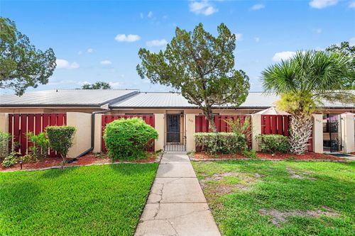 665 Broadmoor Cir, Winter Haven, FL, 33884-1256 | Card Image