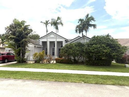 2721 W Abiaca Cir, Davie, FL, 33328-7136 | Card Image