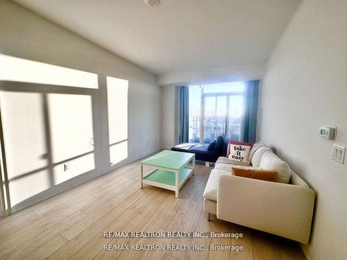 311w-10 Gatineau Dr, Vaughan, ON, L4J0L2 | Card Image