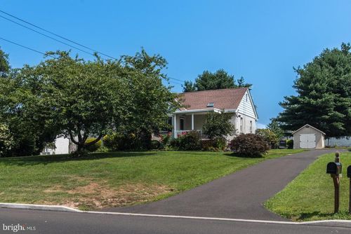 1395 Jolly Rd, BLUE BELL, PA, 19422-3316 | Card Image