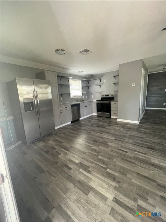 700 3rd Street, House other with 2 bedrooms, 1 bathrooms and null parking in Edna TX | Image 10