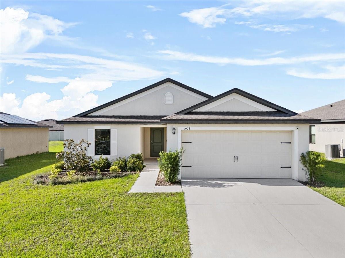 Amber Sweet Cir, Dundee, FL 33838