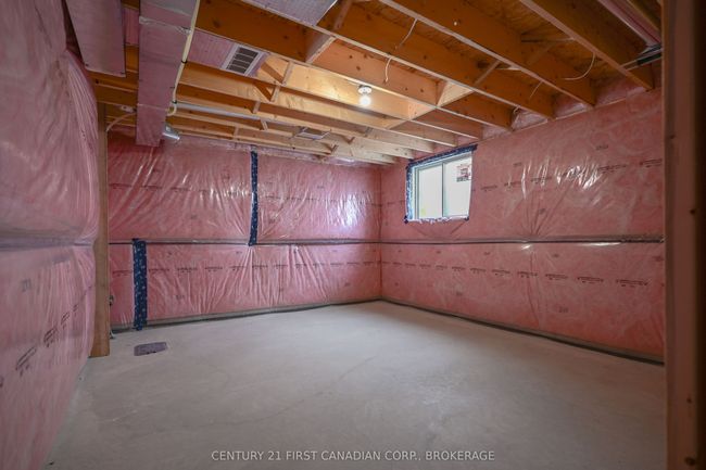6709 Hayward Dr, House attached with 2 bedrooms, 2 bathrooms and 1 parking in London ON | Image 18
