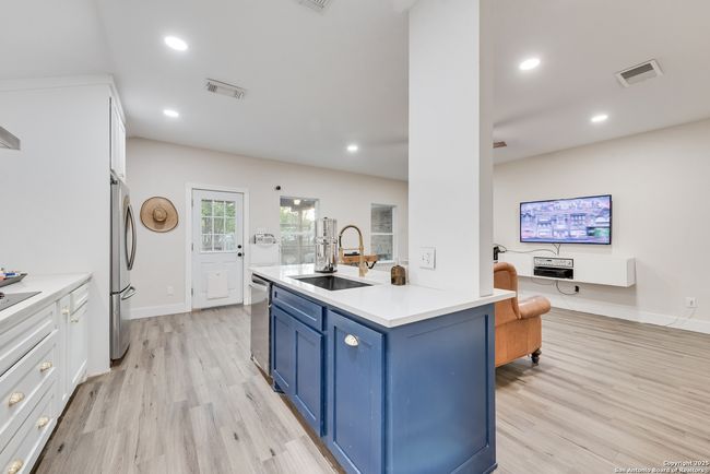 6371 Stonewater Bend Trl, House other with 3 bedrooms, 2 bathrooms and null parking in Fort Worth TX | Image 10