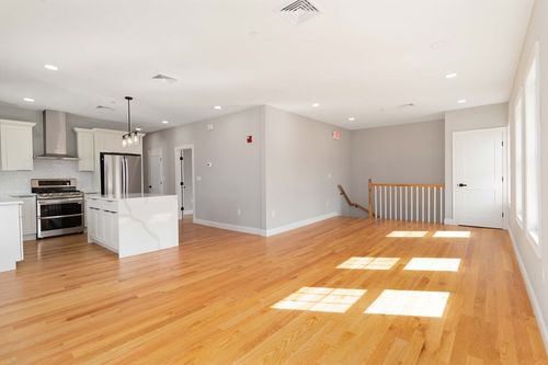 20-20 Alston St, Somerville, MA, 02143-2102 | Card Image