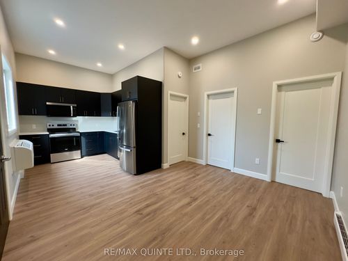 1-330 Victoria St N, Tweed, ON, K0K3J0 | Card Image