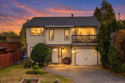 644 Hamilton Ave, Nanaimo, BC, V9R4G4 | Card Image