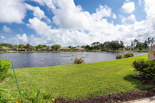 7770 Se Spicewood Cir, Condo with 2 bedrooms, 2 bathrooms and null parking in Hobe Sound FL | Image 33