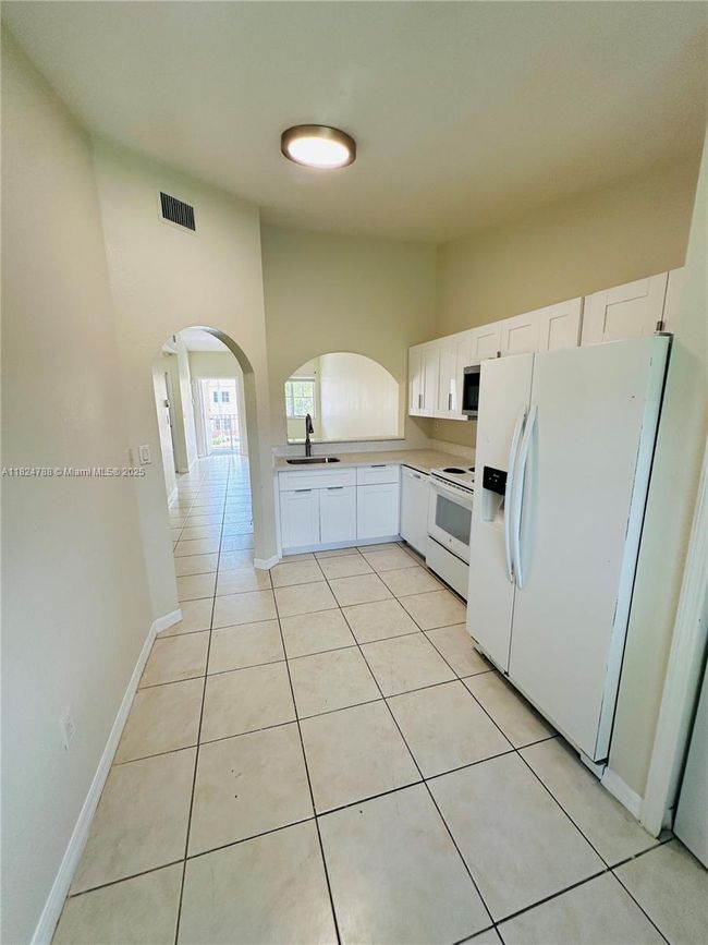 UNIT-203 - 1251 Se 28 Th Ct, Condo with 2 bedrooms, 2 bathrooms and null parking in Homestead FL | Image 11