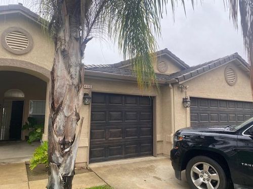 5466 E Kaviland Ave, Fresno, CA, 93727-8723 | Card Image