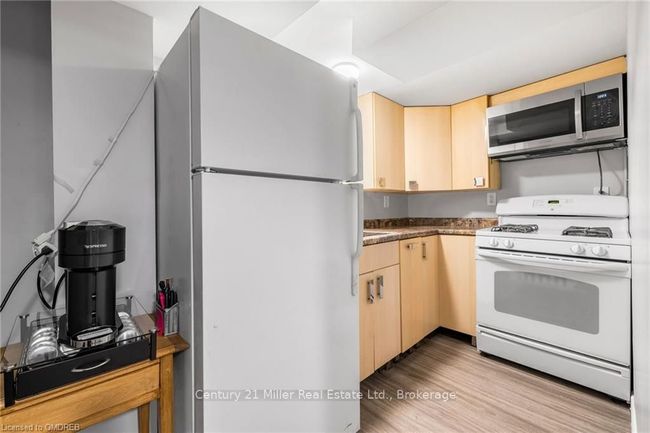 17 Huntington Ave, House other with 4 bedrooms, 2 bathrooms and 4 parking in Hamilton ON | Image 27