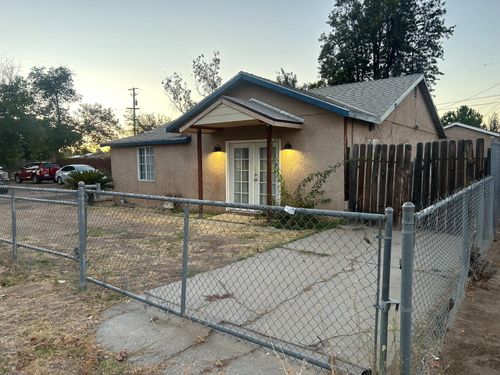 4959 E Mckenzie Ave, Fresno, CA, 93727-3044 | Card Image