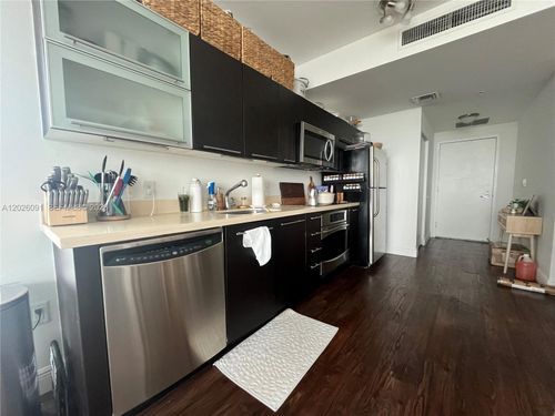 1705-90 Sw 3rd St, Miami, FL, 33130-4022 | Card Image