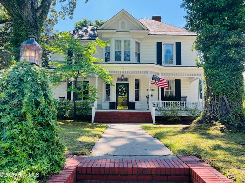 612 College St, Clinton, NC, 28328-3502 | Card Image