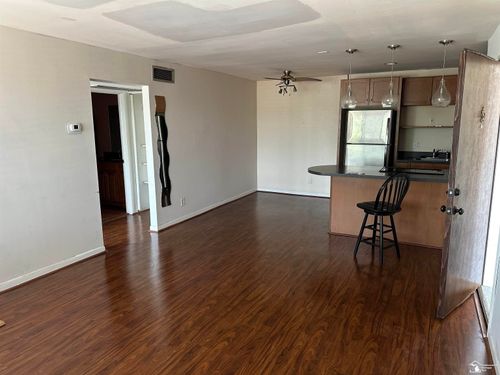 3911 Fort St, Trenton, MI, 48183-4178 | Card Image