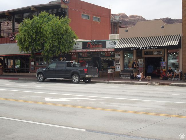View of commercial property | Image 21