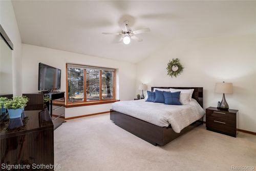 16819 Country Knoll Dr, Northville, MI, 48168-2393 | Card Image