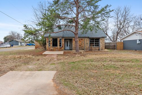 400 N River Oaks Dr, Burnet, TX, 78611-5546 | Card Image