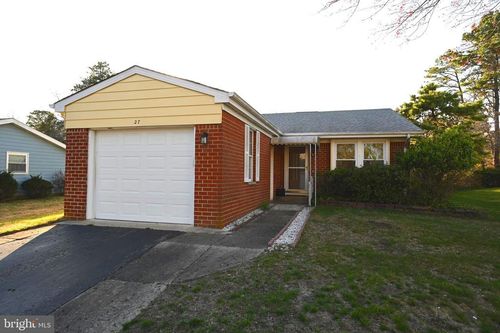 27 Moccasin Dr, WHITING, NJ, 08759-1533 | Card Image