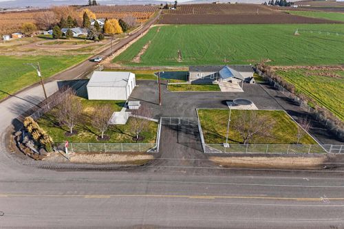 481 Woodworth Rd, Grandview, WA, 98930-9787 | Card Image