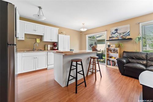 2274 Atkinson St, Regina, SK, S4N7R2 | Card Image