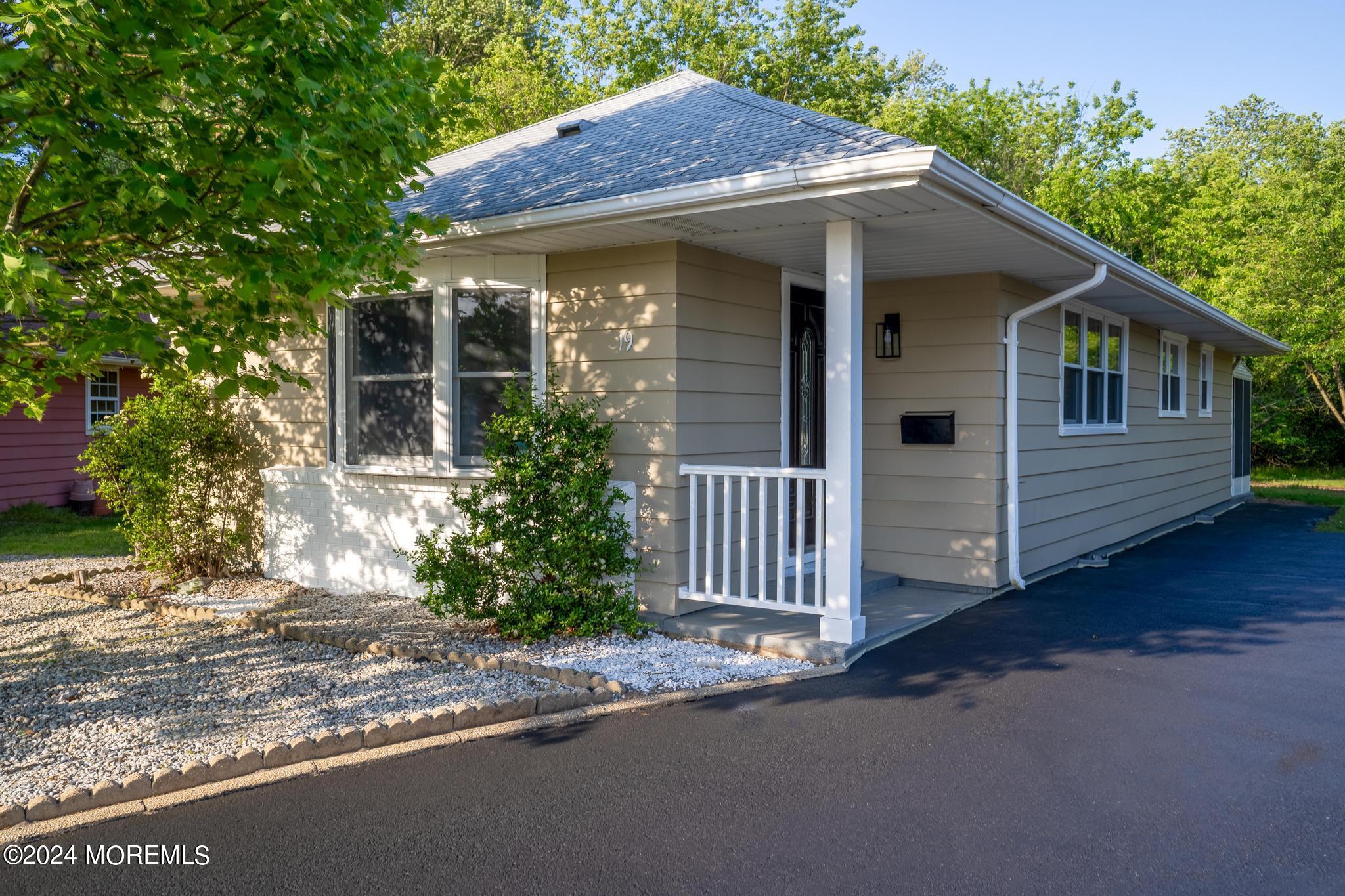 Newport Pl, Toms River, NJ 08753