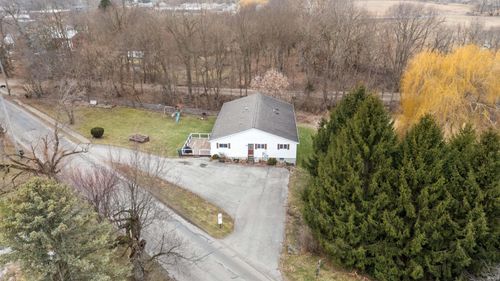 117 N Woodruff Rd, Wolcottville, IN, 46795-9411 | Card Image